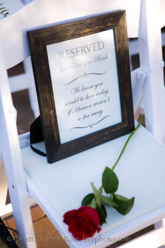 involve-family-in-the-wedding-reserved-seat-for-those-who-passed-away